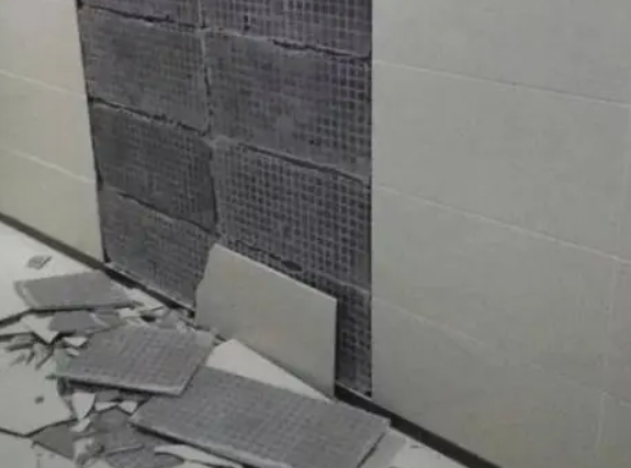 南郊瓷砖空鼓维修公司分享下南郊墙砖松动维修的知识